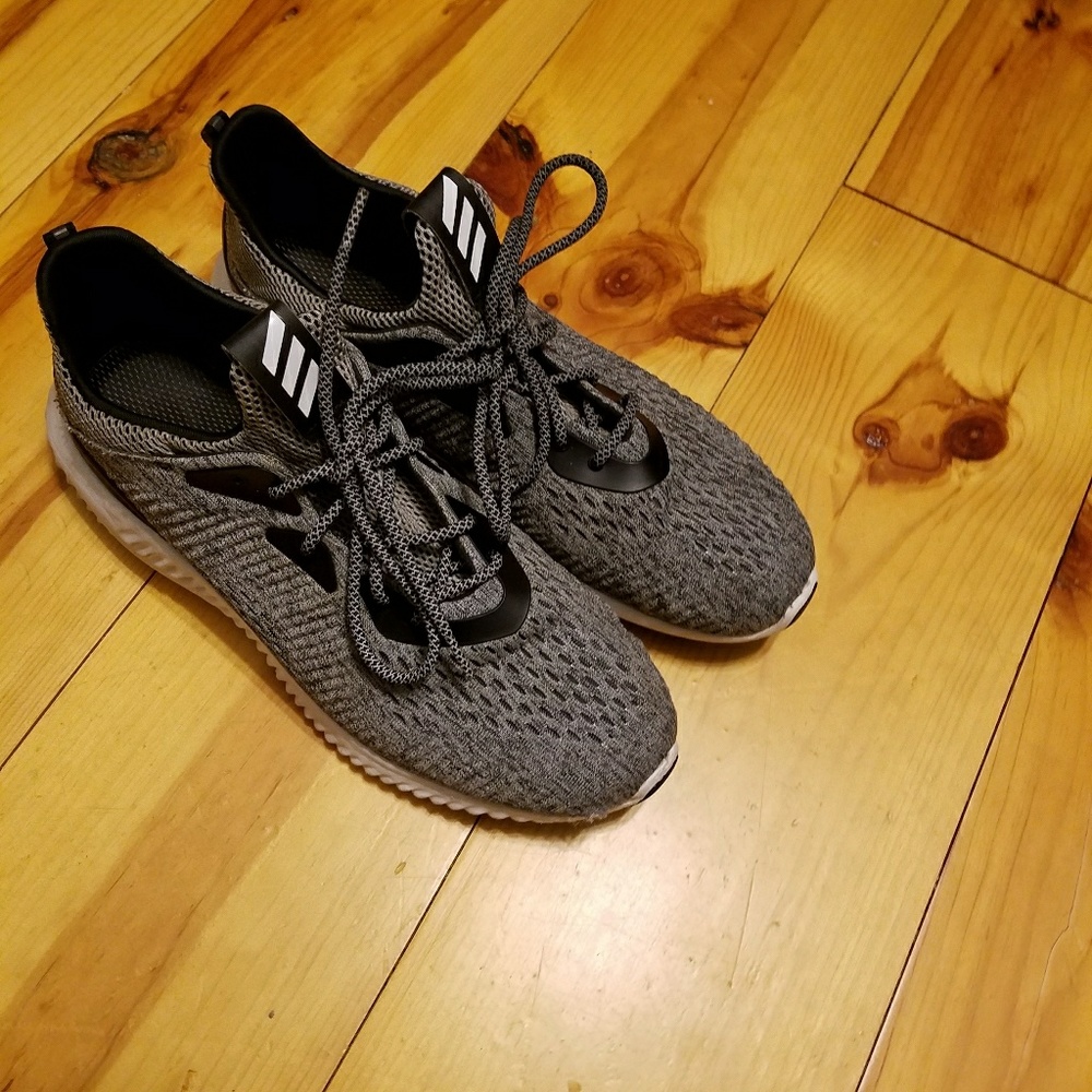 💸Like New💸 Adidas Alphabounce